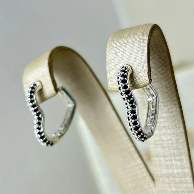 Argola De Coração preto Zirconia G