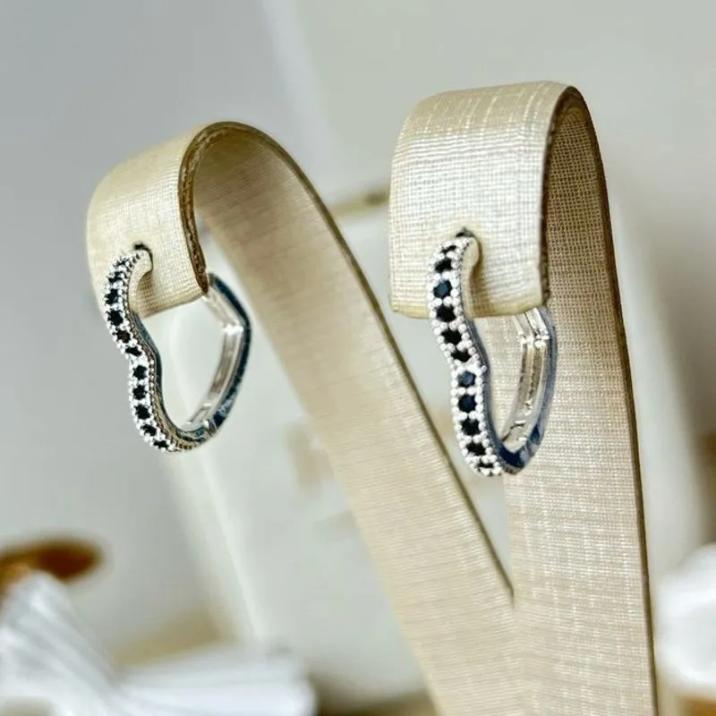 Argola De Coração preto Zirconia M
