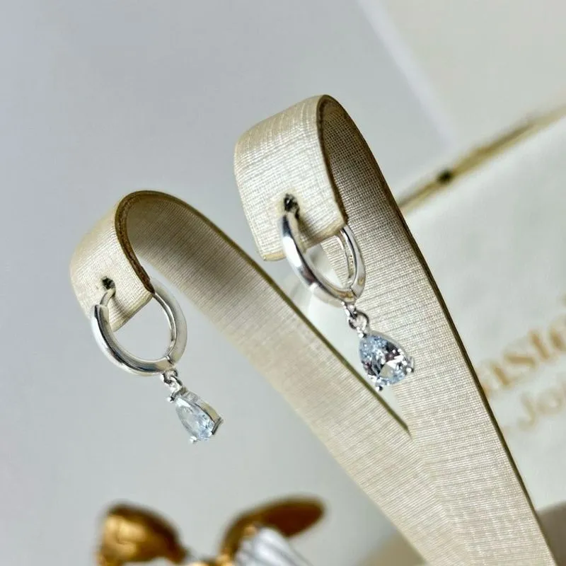 Argola gota zirconia  black Banhado a Prata