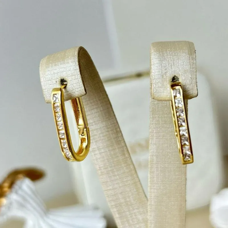 Argola Oval Cravejada G Banhada a Ouro