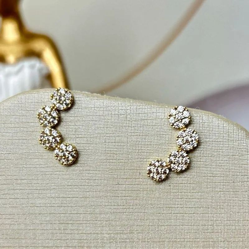 Brinco Ear Cuff  Banhado a Ouro