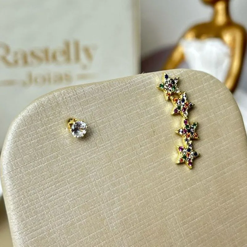 Brinco Ear Cuff Unico Estrelas com Solitario Banhado a Ouro