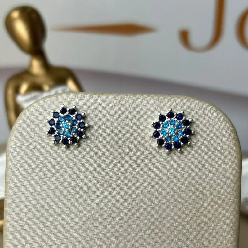 Brinco Flor Em Folha Azul