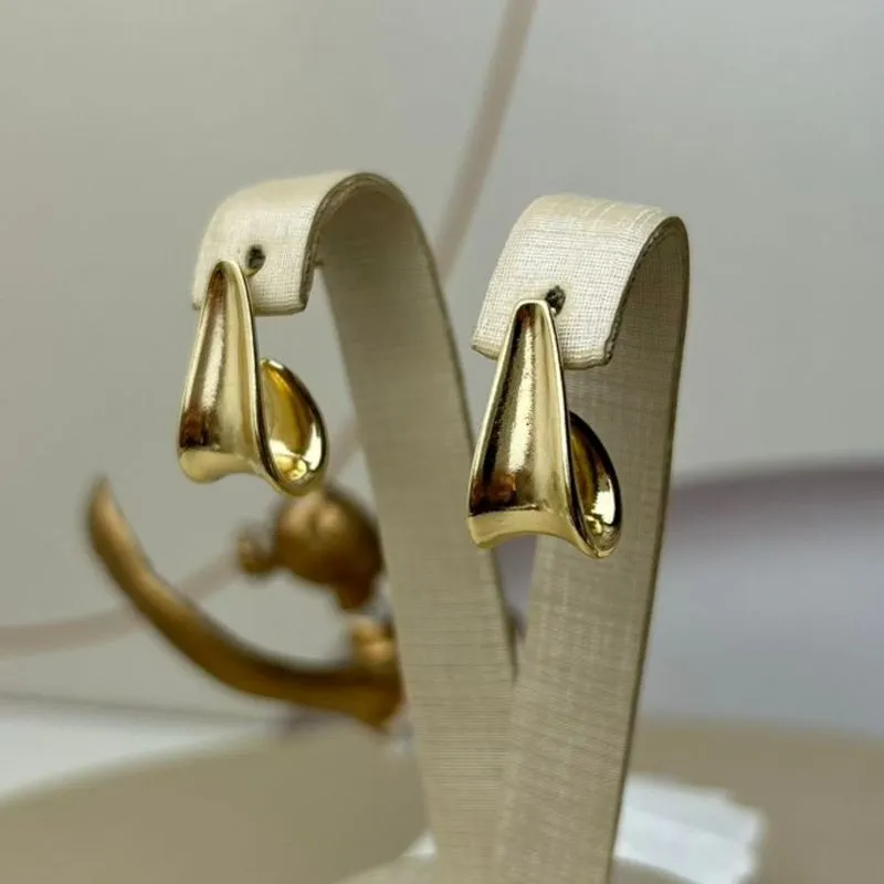Brinco Gota Amassada Banhado a Ouro