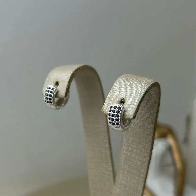 Argola Em Zirconia Preta 3 tiras