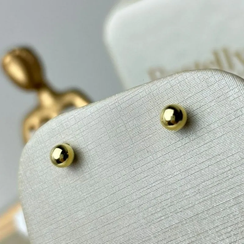 Brinco Bola Medio Lisa Banhado a Ouro