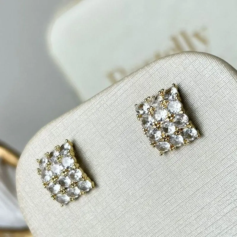 Brinco Com Pedras De Zircônia