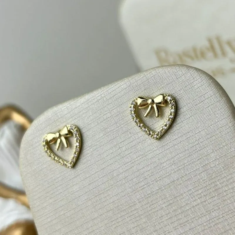 Brinco Coração com Laço