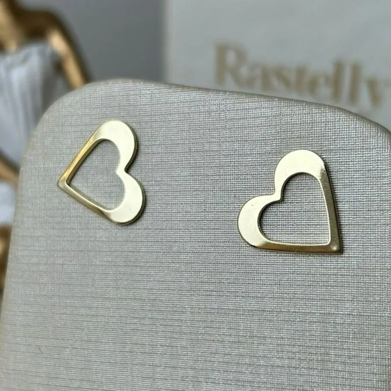 Brinco Coração Vazado  Banhado a Ouro