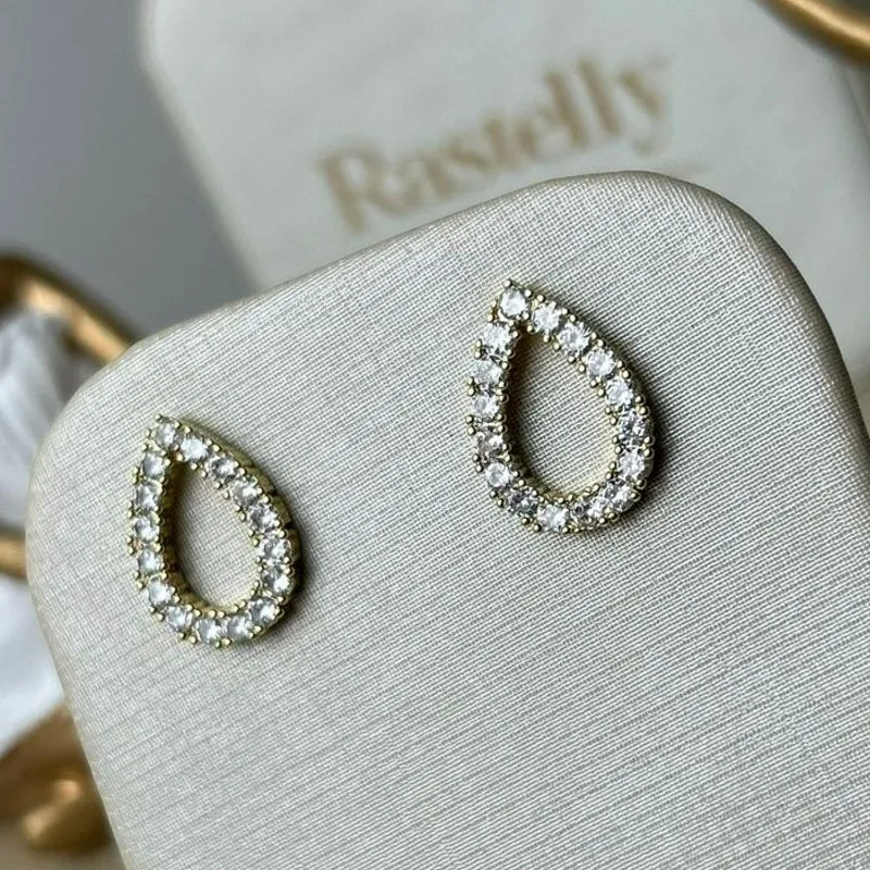 Brinco Gota Cravejado Vazado