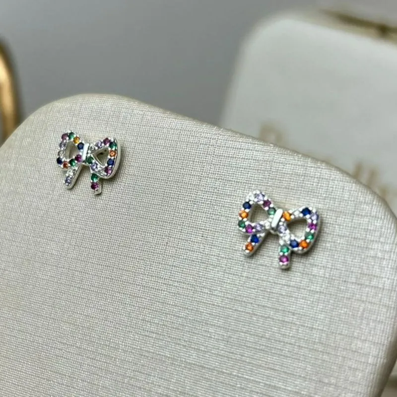 Brinco  Laço Cravejado Color Banhado a Prata