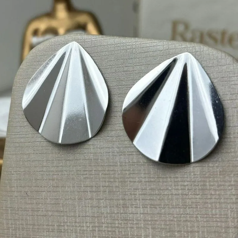 Brinco Leque Orgânico Banhado a Prata