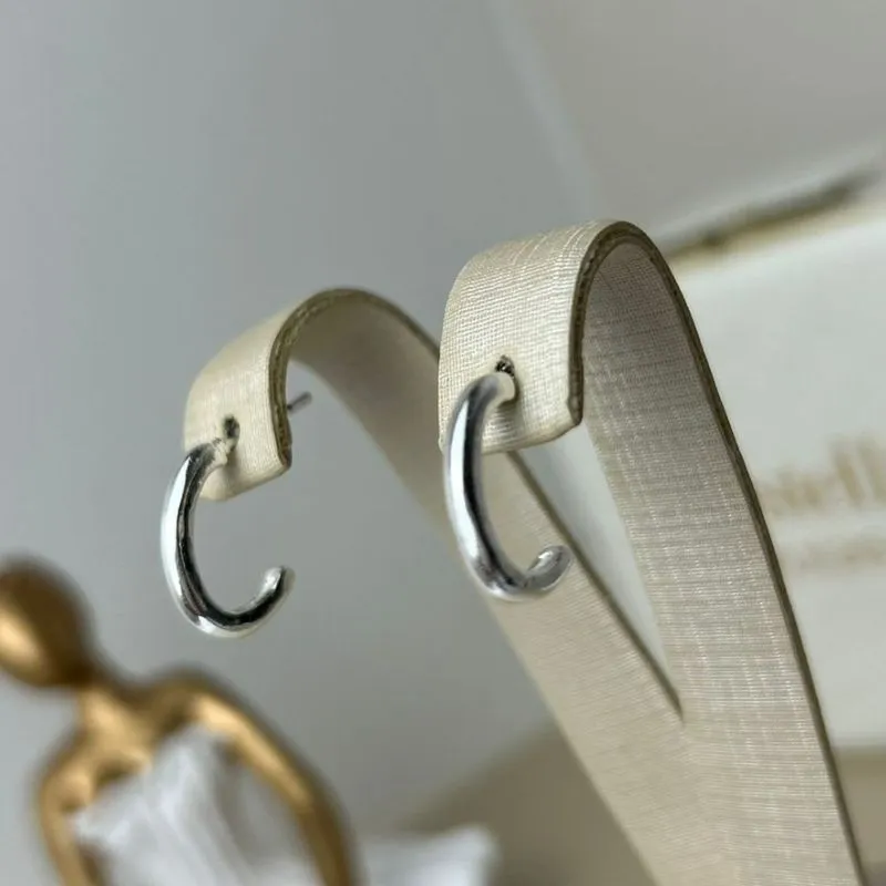 Brinco Liso Banhado a Prata