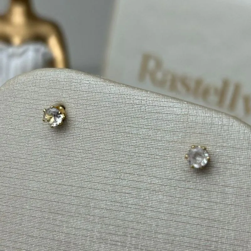 Brinco Ponto de Luz Banhado a Ouro