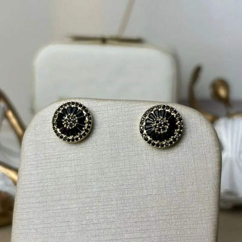 Brinco Redondo Pedra Preta