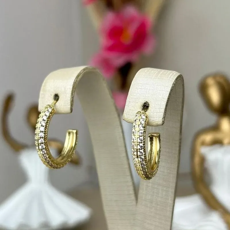 Brinco Grande Cravejado em Zirconia Banhado a Ouro