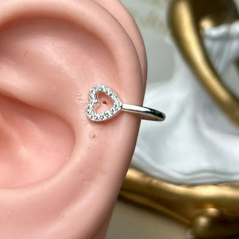 Piercing Fake Coração Cravejado  Vazado Banhado  a Prata