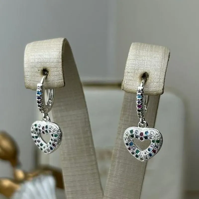 Argola Pingente de Coração Cravejada Color Banhada a Prata