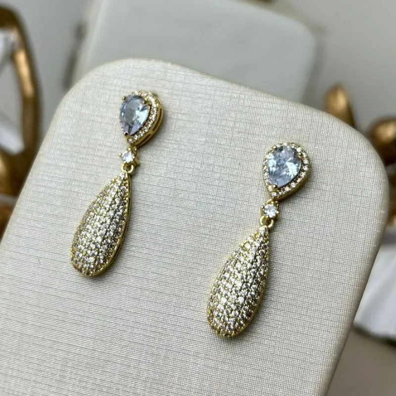 Brinco Cravejado Luxo Zirconia Cristal