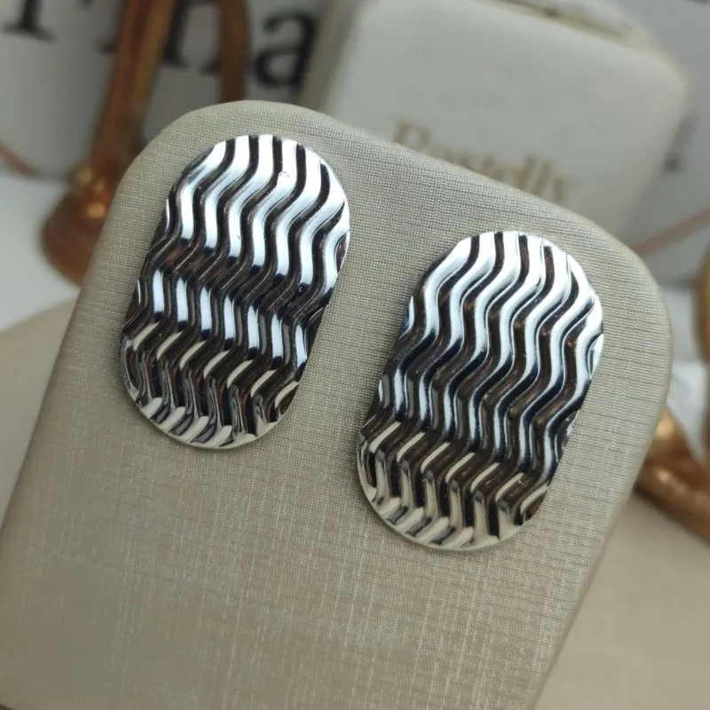 Brinco Larissa Banhado a Prata