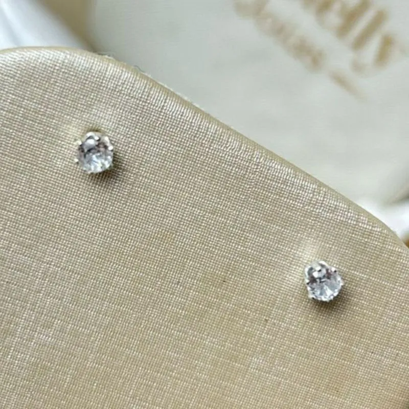 Brinco Ponto DE Luz Banhado a Prata