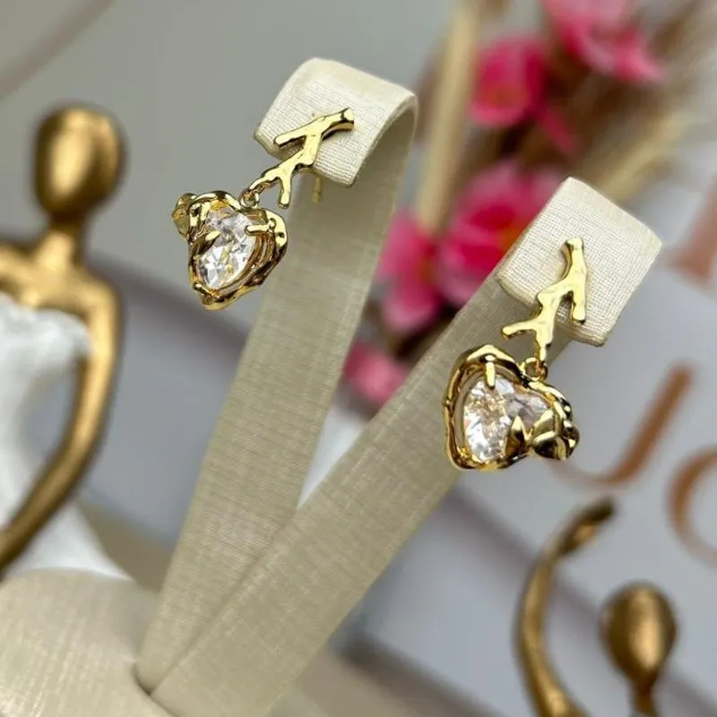 Brinco Samira Banhado a Ouro