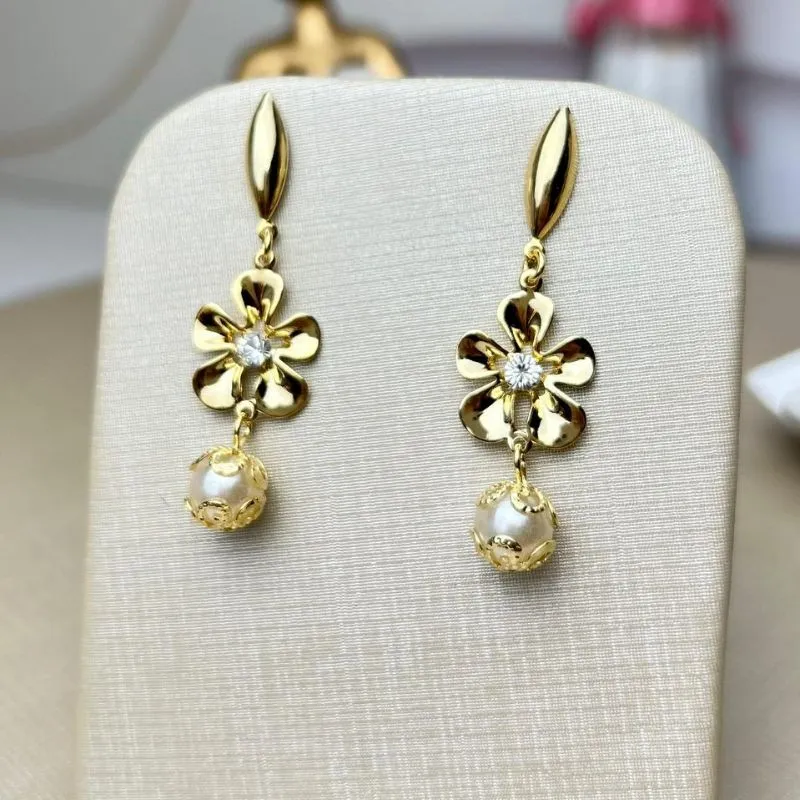 Brinco Thalissa Banhado a Ouro