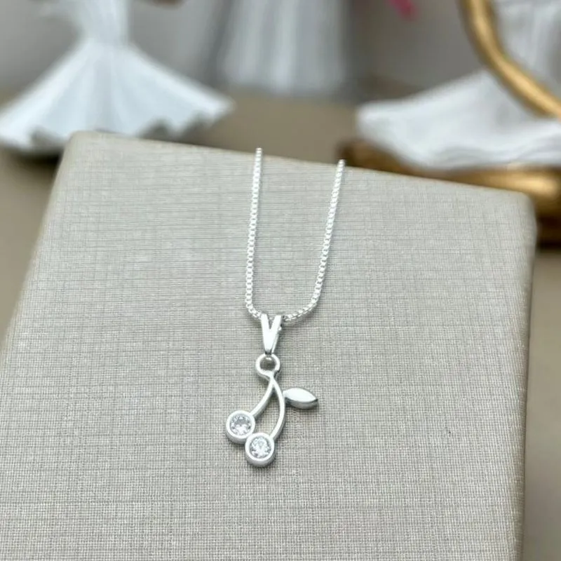 Colar Infantil Cerejinha  Banhado a Prata