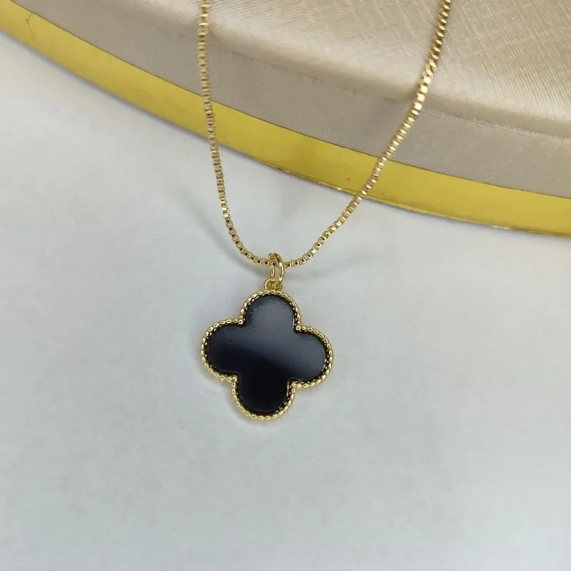 Colar Trevo Preto Banhado a Ouro