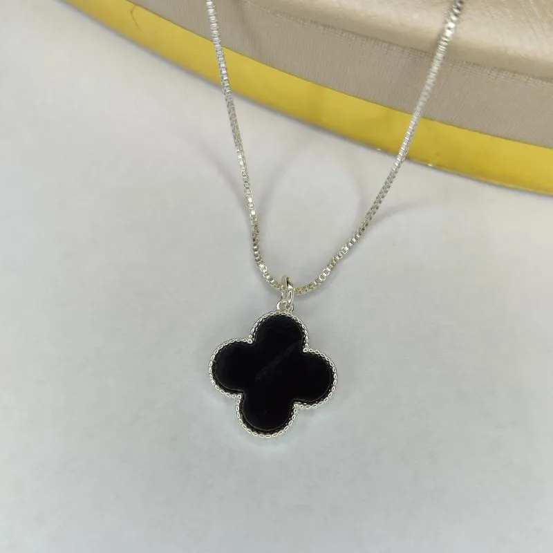 Colar Trevo Preto Banhado a Prata