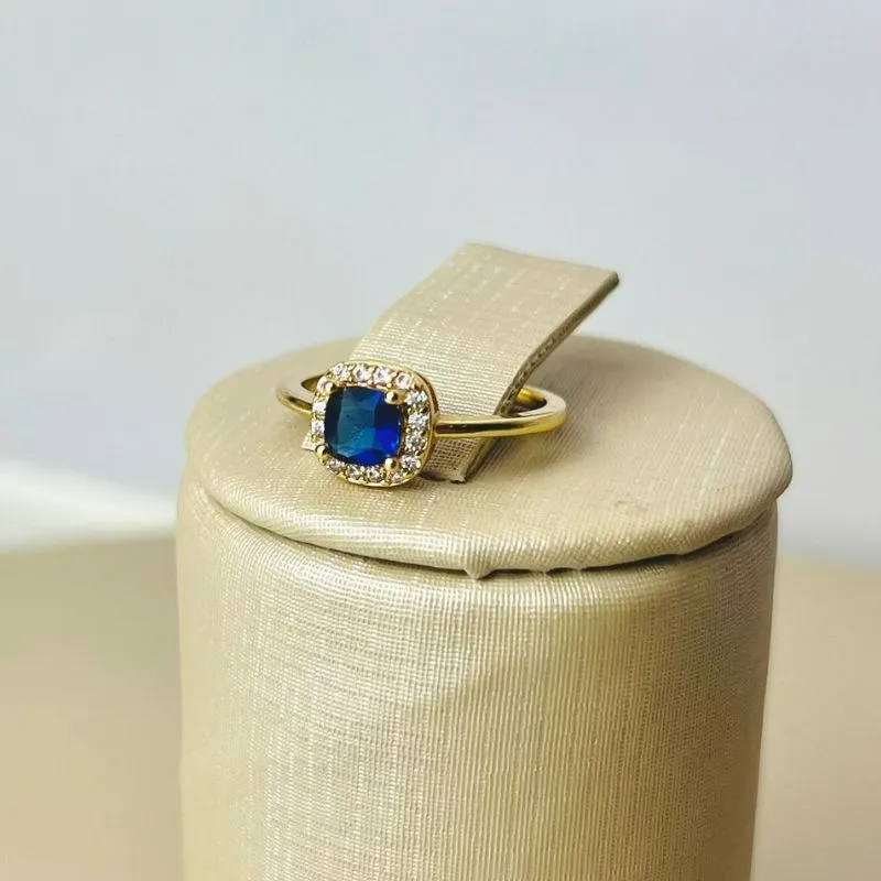 Anel Safira Azul Banhado a Ouro