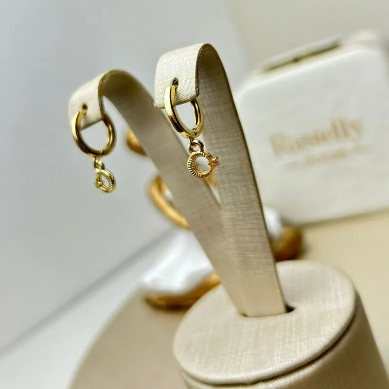 Argola Arco com Estrela Banhado a Ouro